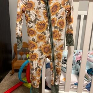 Angel Dear Sunflower Print zippie